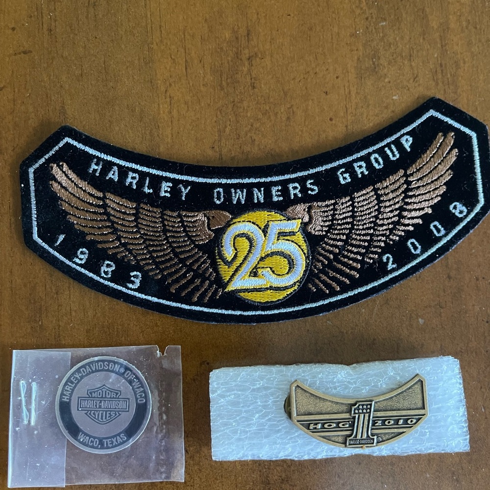 Harley-Davidson 25th Anniversary Patch and Pins Set
